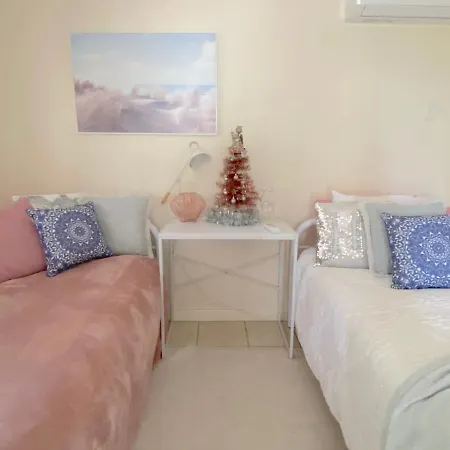 Cosy Haven For Females Only Or Females & Child/Ren-3